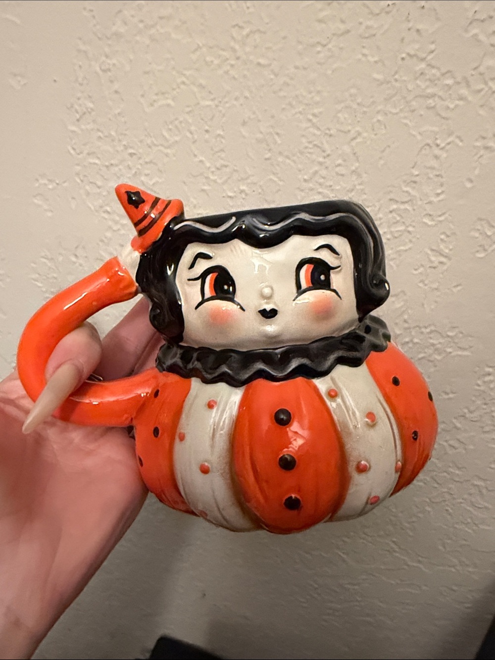 Vintage-Inspired Orange & White Pumpkin Girl Ceramic mug
